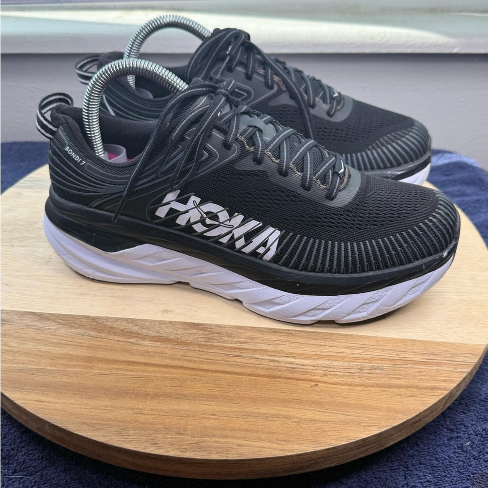 Hoka Bondi 7 Black and White Cushioned Running Shoes (Women’s 7.5)
